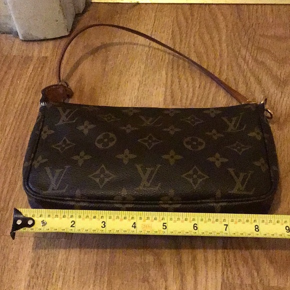 Louis Vuitton monogram pochette - Picture 10 of 12